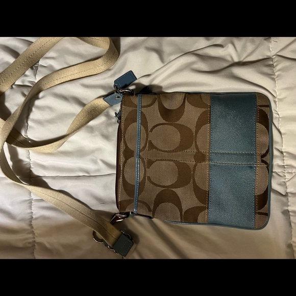 Coach Bag - Picture 4 of 6